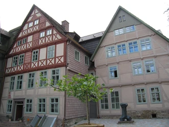 Forum Jacob Pins Historische Fachwerkhäuser mit aufwendiger Holzverzierung im Forum Jacob Pins, Bad Pyrmont.