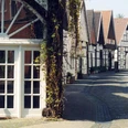 Fachwerkhäuser in der Altstadt Rheda Historische Fachwerkhäuser säumen eine gepflasterte Gasse in der Altstadt von Rheda.