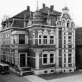 Villa Maas Lange Straße um 1955 Historisches Backsteingebäude mit reich verzierten Fassadenelementen und Erker, Lange Straße.