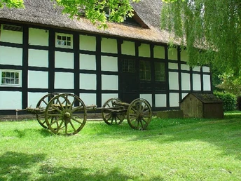 Gerätschaften auf dem Museumshof