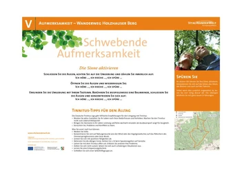 VitalWanderWelt - Wanderung Holzhauser Berg - Schwebende Aufmerksamkeit Hinweistafel beschreibt Wandererlebnisse am Holzhauser Berg mit Tipps zur Aktivierung der Sinne.