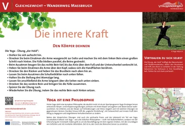VitalWanderWelt Wanderweg Maßbruch - Die innere Kraft Informationstafel des VitalWanderWelt Wanderwegs Maßbruch mit Yoga-Übungen zur inneren Kraft.
