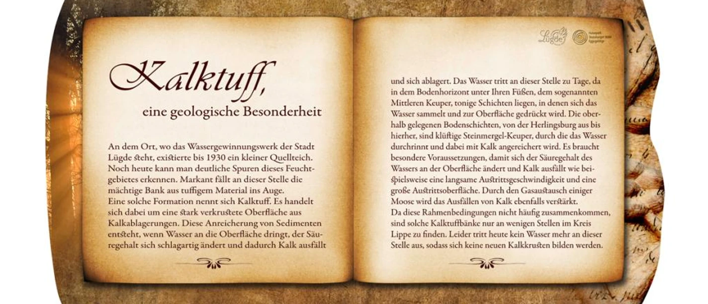 Buchrücke "Kalktuff" Geöffneter Buchrücken mit historischem Text über "Kalktuff" als geologische Besonderheit.