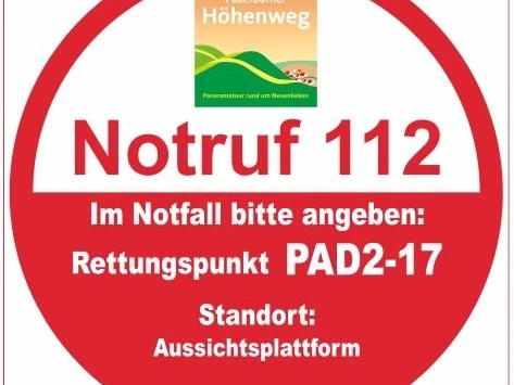 Rettungspunkt PAD2-17 auf dem Paderborner Höhenweg, Standort bei einer Aussichtsplattform.