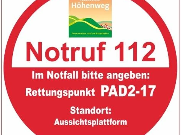 Rettungspunkt PAD2-17 auf dem Paderborner Höhenweg, Standort bei einer Aussichtsplattform.