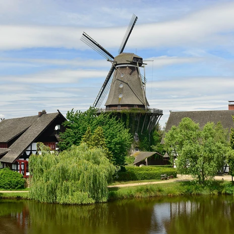 Blick auf die Sanssouci -Mühle im Mühlenmuseum Gifhorn