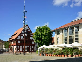 Blick auf den Gifhorner Marktplatz Blick auf den Gifhorner Marktplatz mit altem und neuen Rathaus