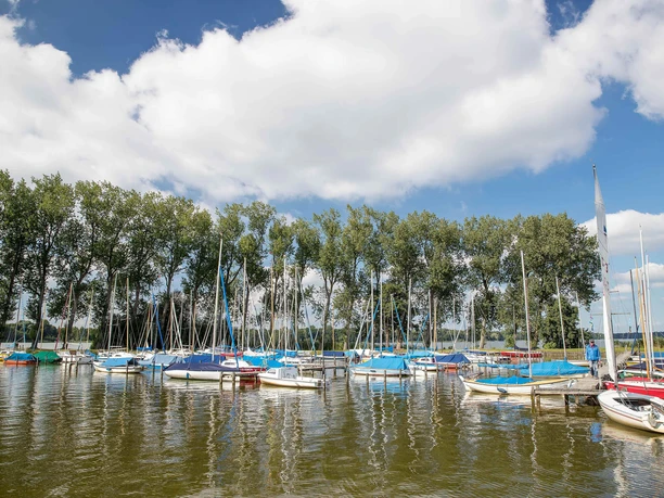 boote-yachthafen-buenting