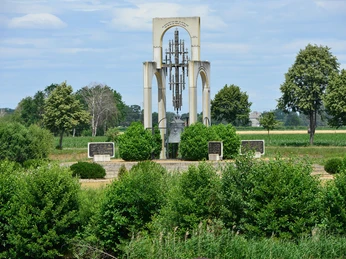 Europäische Freiheitsglocke in Gifhorn Blick auf die Europäische Freiheitsglocke in GifhornView of the European Liberty Bell in GifhornUdsigt til den europæiske frihedsklokke i GifhornUitzicht op de Europese Vrijheidsbel in Gifhorn