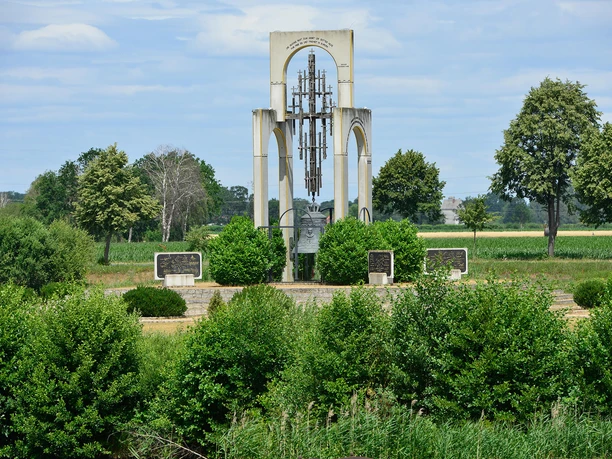 Europäische Freiheitsglocke in Gifhorn View of the European Liberty Bell in Gifhorn