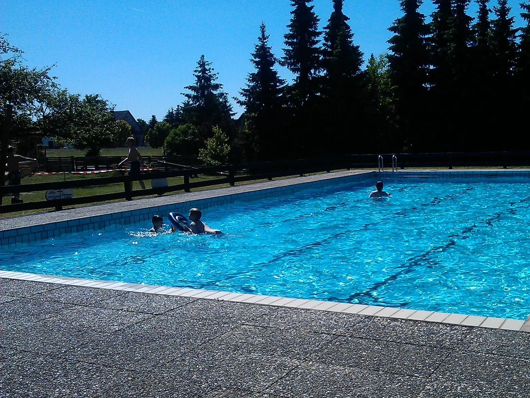 Freibad Sprakensehl Badeszene im Freibad Sprakensehl in der Südheide Gifhorn