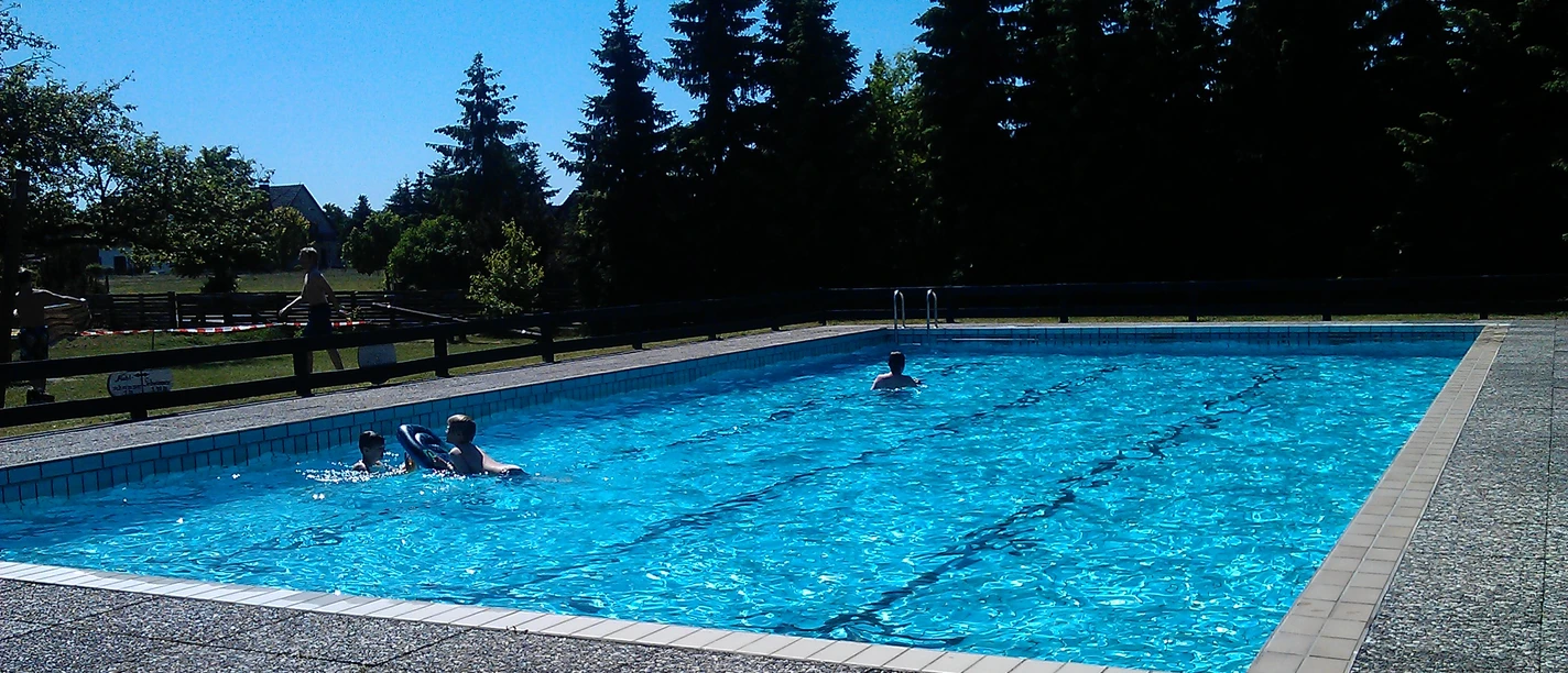 Freibad Sprakensehl Badeszene im Freibad Sprakensehl in der Südheide Gifhorn
