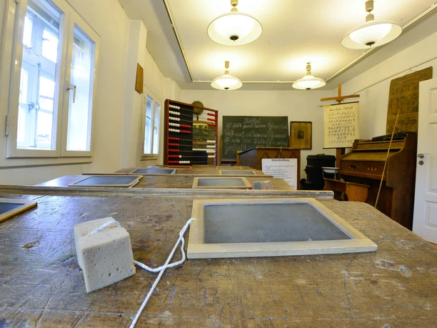 Klassenzimmer im Schulmuseum Steinhorst Klassenzimmer im Schulmuseum Steinhorst in der Südheide Gifhorn