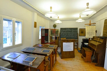 Tafel im Klassenzimmer im Schulmuseum Steinhorst in der Südheide Gifhorn Tafel im Klassenzimmer im Schulmuseum Steinhorst in der Südheide Gifhorn