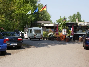 Campingplatz Tankumsee - Imbiss Einfahrt und Imbiss am Campingplatz am Tankumsee