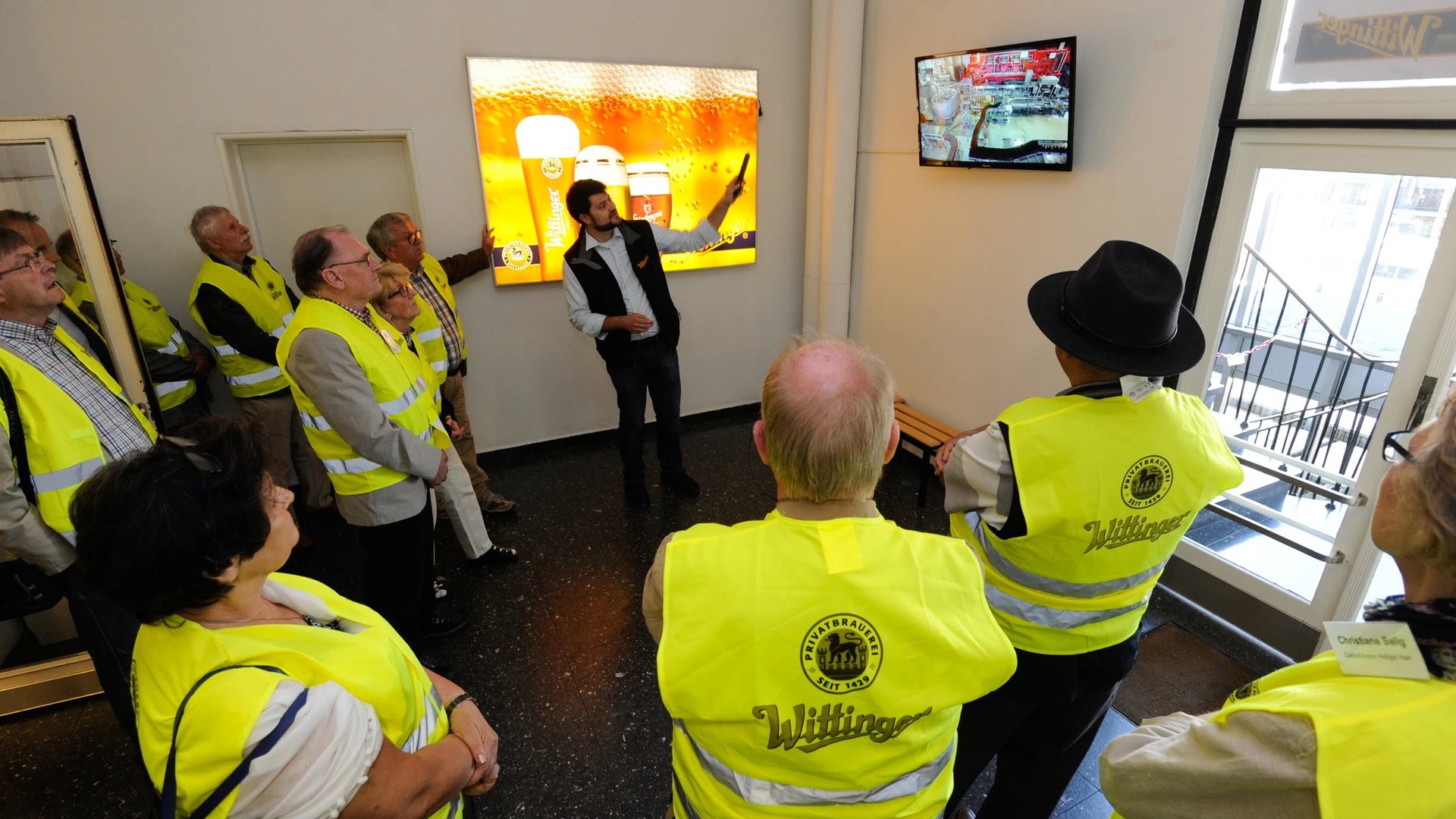 Besuchergruppe bei einer Führung durch die Wittinger Privatbrauerei