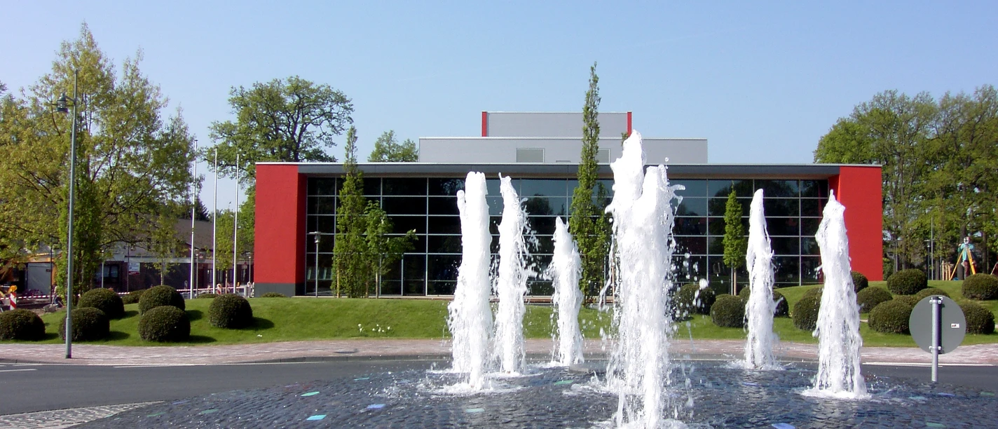 Stadthalle Gifhorn Blick auf die Stadthalle Gifhorn mit Fontaine