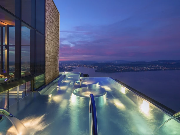 Piscine à débordement du Bürgenstock