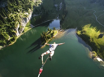 stockhorn-bungy-sprung-see-sommer