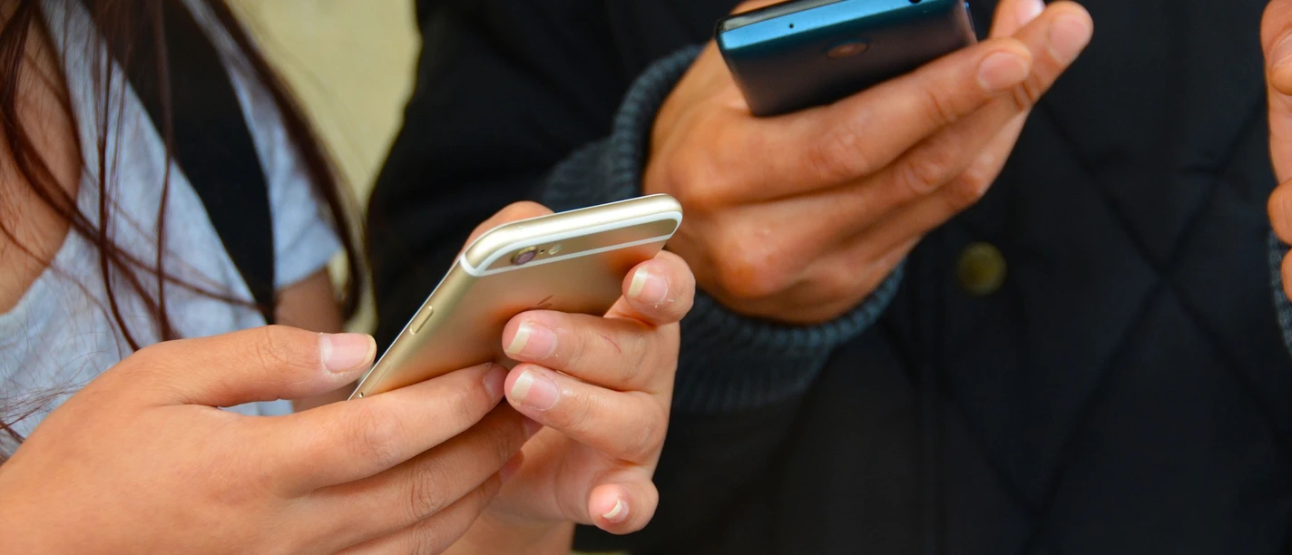 texting-1490691_1920-1