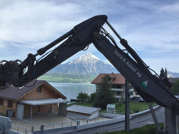Baustelle mit Blick auf Niesen