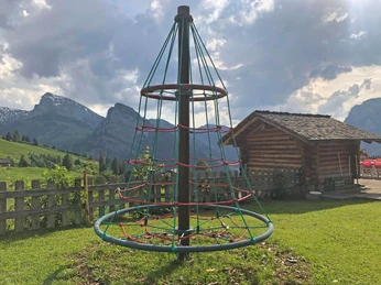 Karusell mit toller Aussicht auf Schwarzenberg und Wiriehorn