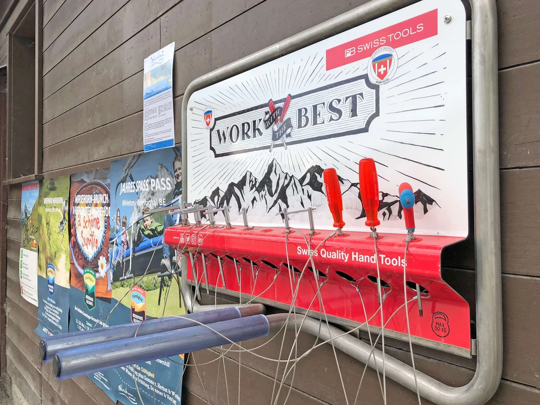 Bei einer Panne immer zur Hand - Servicestation für Bikes bei der Talstation Wiriehorn