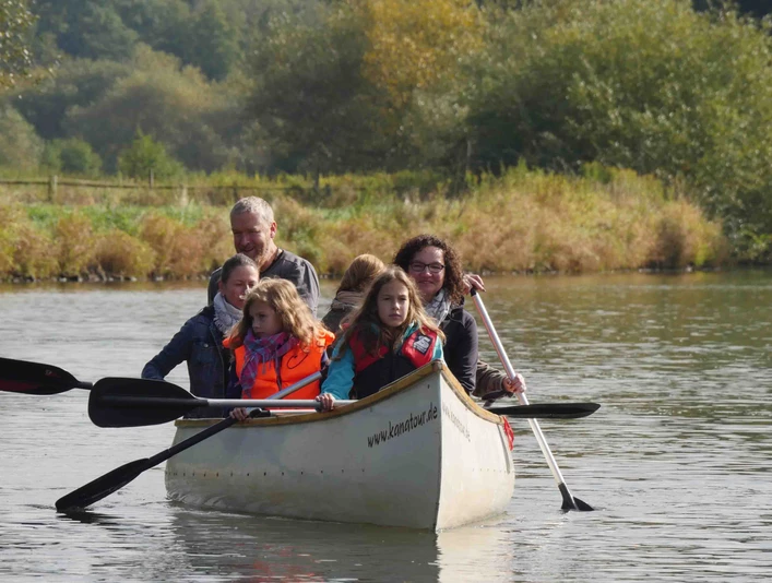 Kanufahren auf der Aller mit Meyer's KANATOUR Kanufahren auf der Aller mit Meyer's KANATOURCanoeing on the Aller with Meyer's KANATOUR