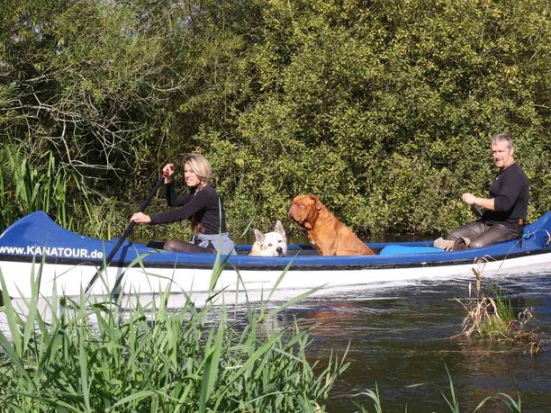 Kanufahren auf der Aller mit Meyer's KANATOUR Kanufahren auf der Aller mit Meyer's KANATOUR