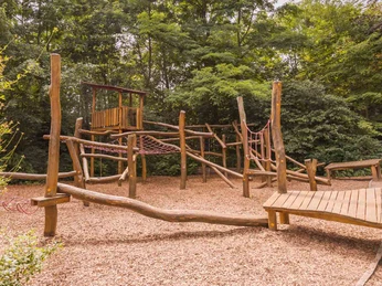 Spielplatz am Schlosspark - Klettergerüst