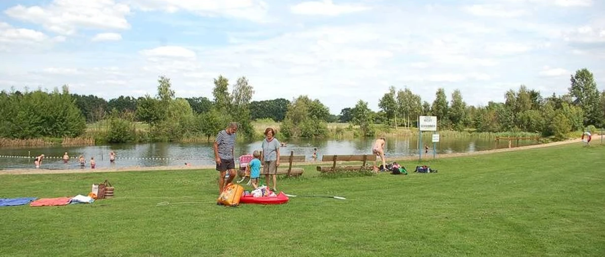 Der Badesee im Strandfreibad Langlingen Der Badesee im Strandfreibad LanglingenThe bathing lake at Langlingen open-air bathing beach