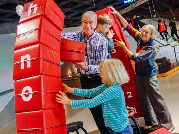 Phaeno Wolsburg, Hängelinienbogen Phaeno Wolsburg, Hängelinienbogen