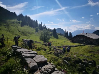 Randonnées guidées par monts et par vaux