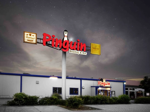 Pinguin Bowling Bar in Celle bei Nacht Pinguin Bowling Bar in Celle bei Nacht