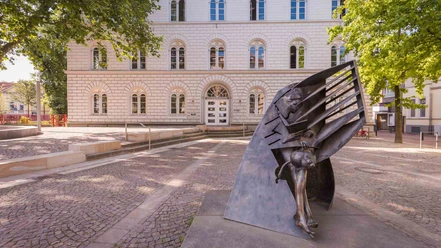 celle-skulptur-lecture