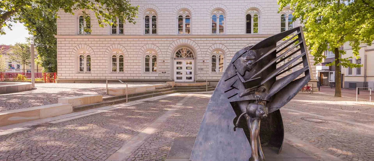 celle-skulptur-lecture
