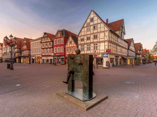 Bronzeplastik "Homme passant la porte" Bronzeplastik "Homme passant la porte"Bronze sculpture "Homme passant la porte"