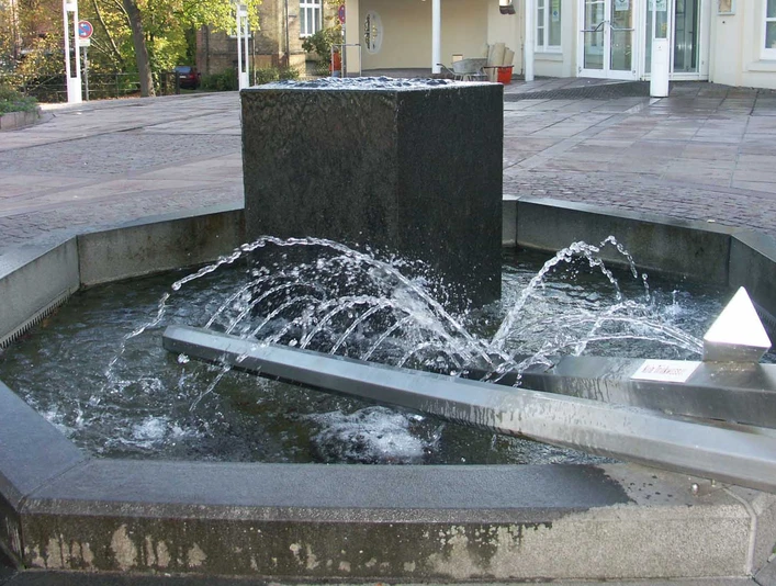 celle-skulptur-brunnen-thaerplatz