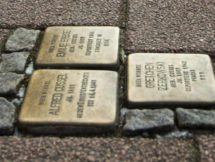 Stolpersteine in Celle Stolpersteine in CelleStolpersteine in Celle
