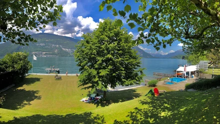 leissigen-strandbad-sommer-thunersee