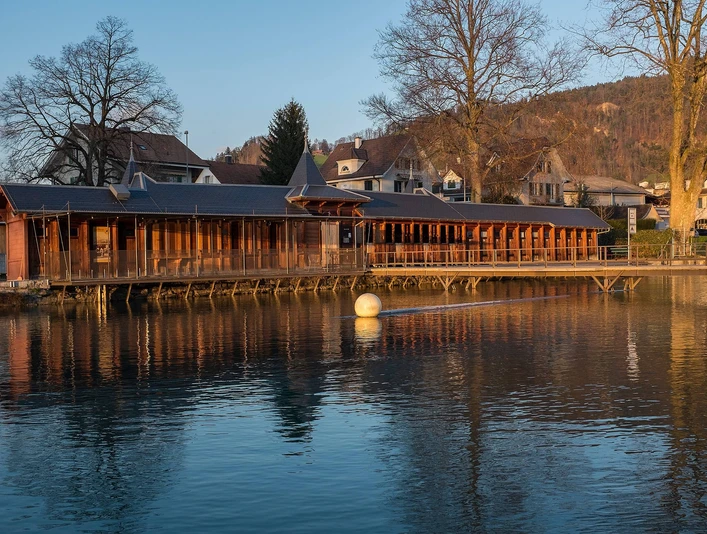 thun-aarebad-flussbad-fruehling-aare-schwaebis