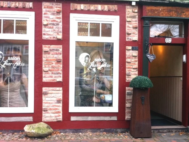 ccg_frisoerhaarlekin_eingang1