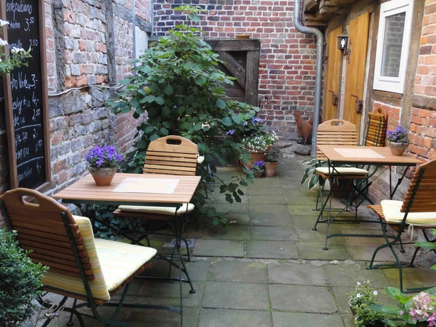 celle-zapfhahn-innenhof