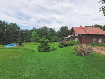 großes Grundstück am Ferienhaus in Waltersdorf