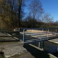 Das Rothebach-Aquädukt des Boker Kanals überwindet eine Flussquerung, ergänzt durch eine Brücke.