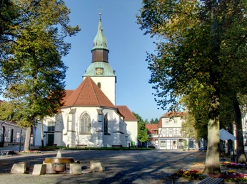 St. Nikolai-Kirche und Kirchplatz Bad Essen