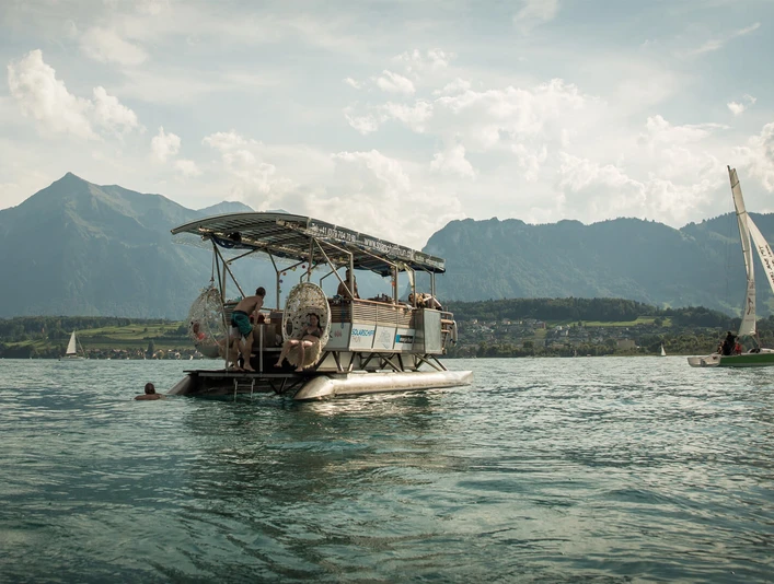 thun-solarschiff-sommer-thunersee-niesen-charterausflug
