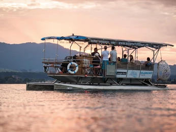 thun-solarschiff-thunersee-charterfahrt-abendstimmung-boot