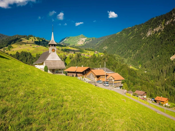 habkern-sommer-dorf-kirche