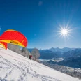 paragliding-interlaken-sonnenschein-winter-schnee